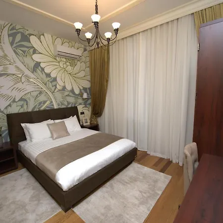 Shato Luxe Hotel 3*