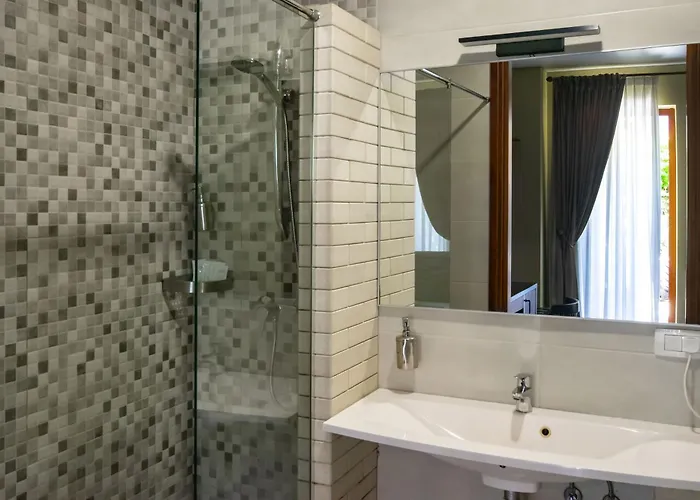 Hotell Shato Luxe 3*