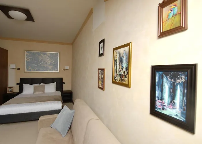 Shato Luxe Hotell 3*