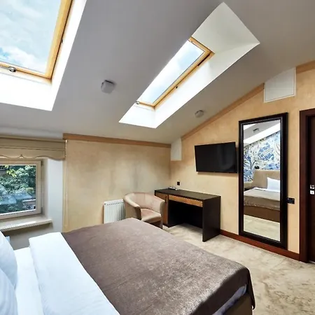Отель Shato Luxe 3*